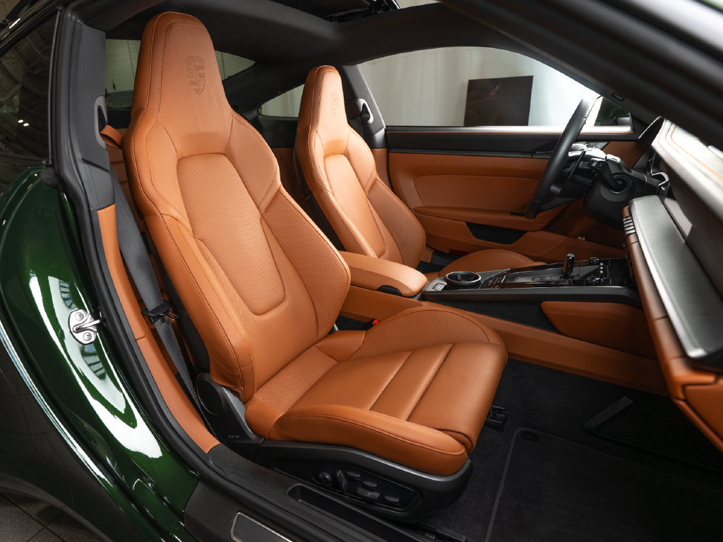 Used 2026 Porsche 911 Carrera RWD image 14