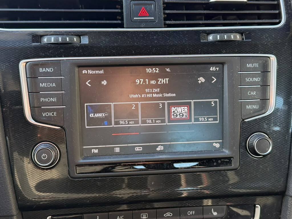 Used 2017 Volkswagen GTI SE FWD image 13