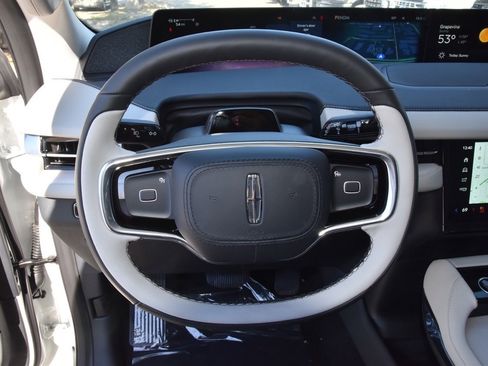 New 2025 Lincoln Navigator L Reserve image 24