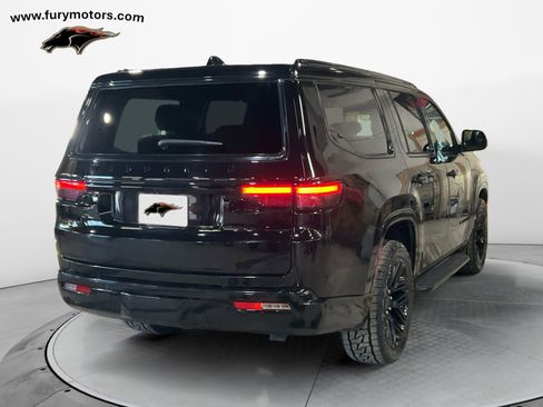 Used 2024 Jeep Wagoneer Series II image 3