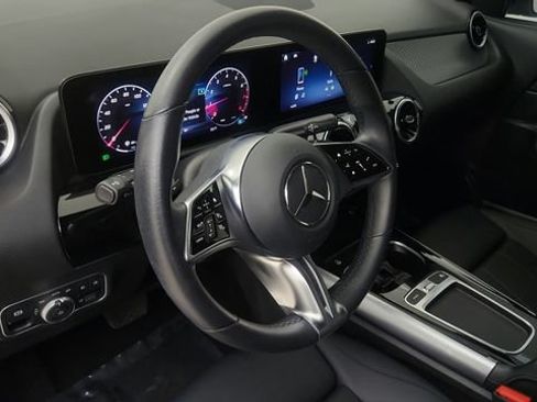 Used 2025 Mercedes-Benz GLA 250 image 63