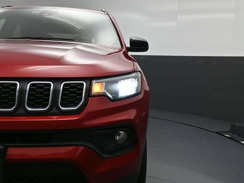Used 2024 Jeep Compass Latitude AWD/4WD image 16