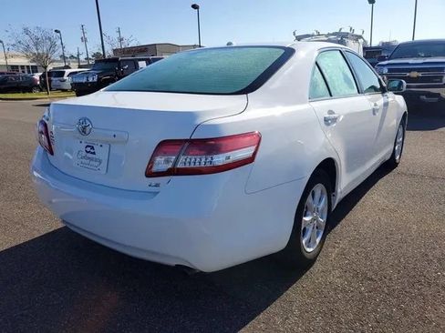 Used 2011 Toyota Camry XLE image 7