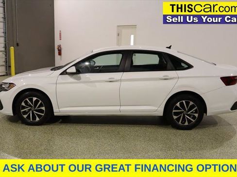 Used 2022 Volkswagen Jetta S image 4