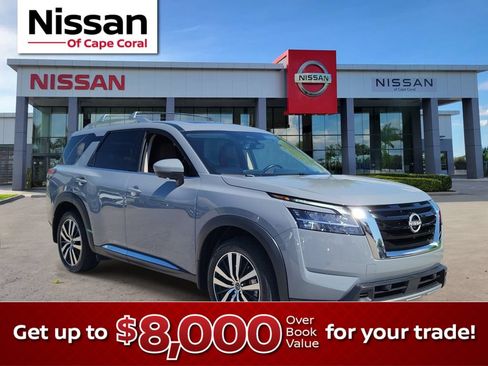 Used 2023 Nissan Pathfinder Platinum FWD image 1