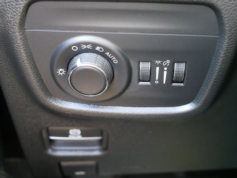 Used 2024 Jeep Grand Cherokee Altitude AWD/4WD image 26