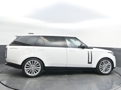 New 2025 Land Rover Range Rover Long Wheelbase SE image 8