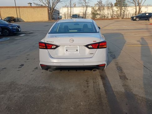 Used 2025 Nissan Altima 2.5 SR w/ SR Premium Package image 11