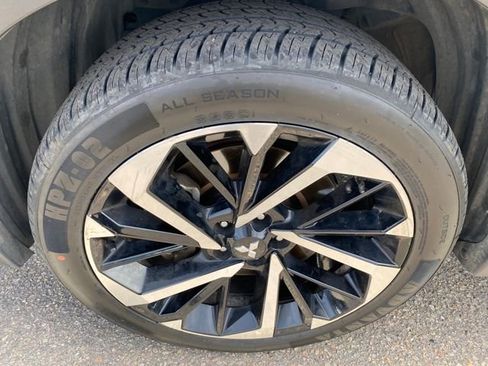 Used 2024 Mitsubishi Outlander SE Black Edition image 26