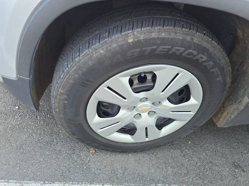 Used 2018 Chevrolet Trax LS FWD image 6