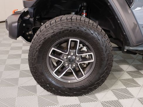Used 2024 Jeep Gladiator Mojave w/ Safety Group AWD/4WD image 17