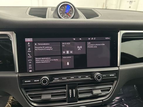 Used 2020 Porsche Macan Base image 13