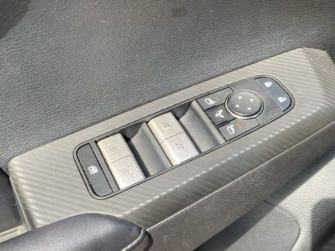 Used 2024 Mitsubishi Outlander SE AWD/4WD image 19