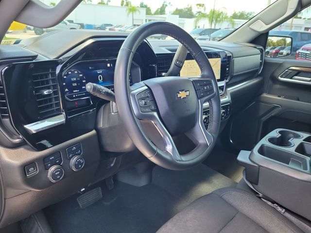 Used 2023 Chevrolet Silverado 1500 LT AWD/4WD image 16