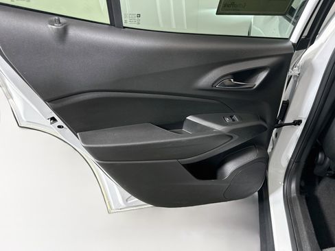 Used 2025 Chevrolet Trax LS FWD image 24