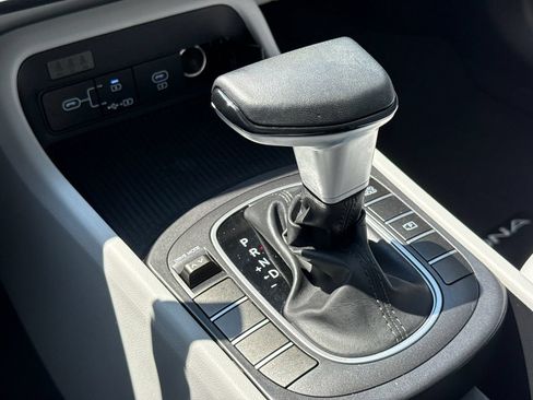 Used 2025 Hyundai Kona SEL FWD image 25