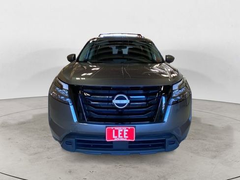 Certified 2024 Nissan Pathfinder SV image 9