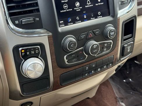 Used 2018 RAM 1500 Laramie RWD image 31