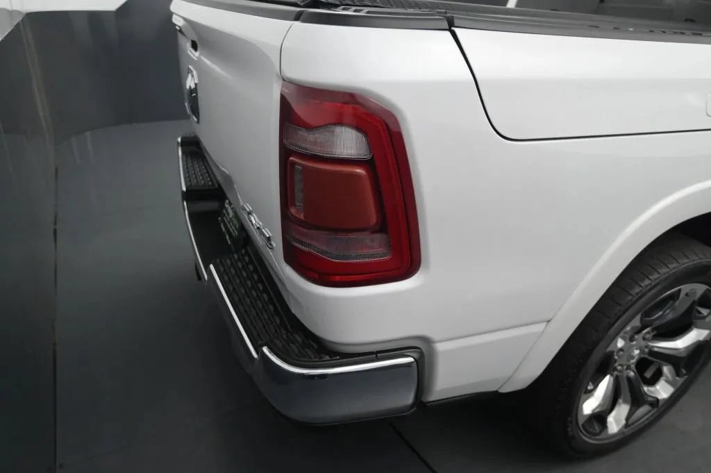 Used 2019 RAM 1500 Limited AWD/4WD image 19