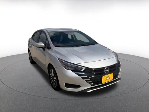 Used 2025 Nissan Versa SV FWD image 3