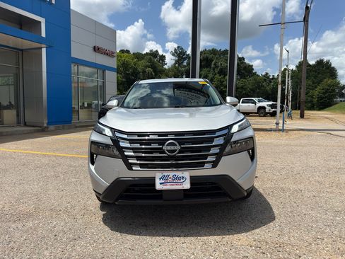 Used 2025 Nissan Rogue SV AWD/4WD image 16
