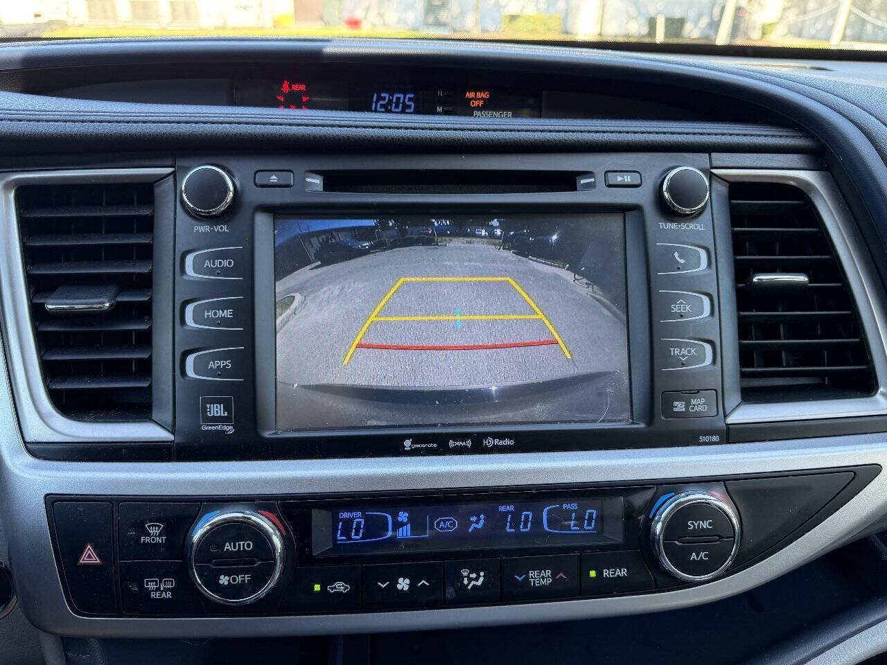 Used 2018 Toyota Highlander Limited FWD image 20