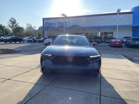 Used 2023 Honda Accord EX image 3
