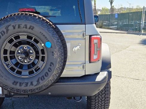 New 2026 Ford Bronco Badlands w/ Sasquatch Package image 9