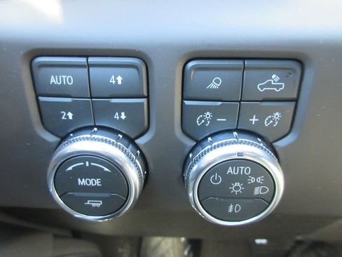 New 2026 GMC Sierra 3500 Denali w/ Denali Reserve Package image 17