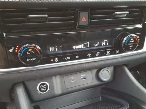 Certified 2023 Nissan Rogue SV w/ SV Premium Package image 20