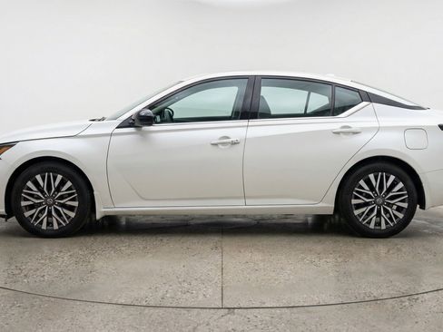 Used 2025 Nissan Altima 2.5 SV image 5