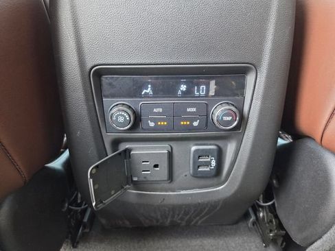 Used 2018 Buick Enclave Avenir FWD image 16