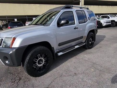 Used 2015 Nissan Xterra S image 4