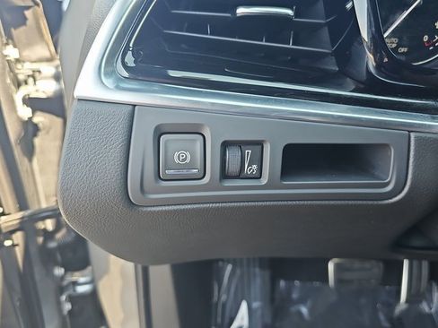 Used 2025 Cadillac XT6 Sport w/ LPO, Floor Liner Package image 28