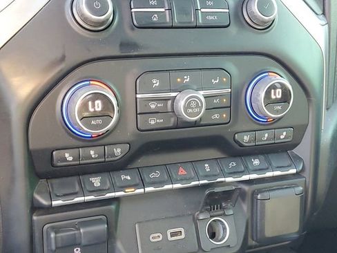 Used 2022 Chevrolet Silverado 3500 LTZ w/ LTZ Convenience Package AWD/4WD image 27