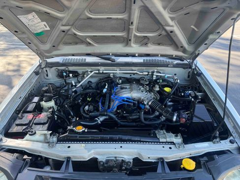 Used 2004 Nissan Xterra XE image 32