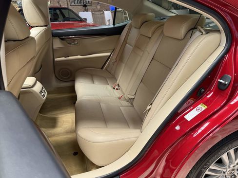 Used 2013 Lexus ES 350 w/ Luxury Pkg FWD image 28