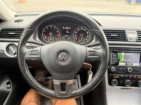 Used 2013 Volkswagen Passat 2.5 SE FWD image 64