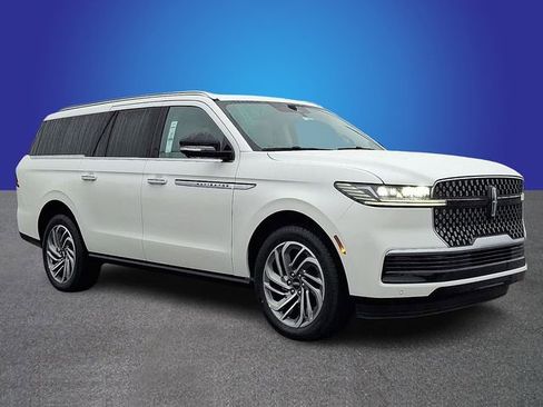 New 2025 Lincoln Navigator L Reserve image 2