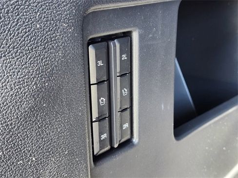 Used 2022 Ford Expedition XLT image 35