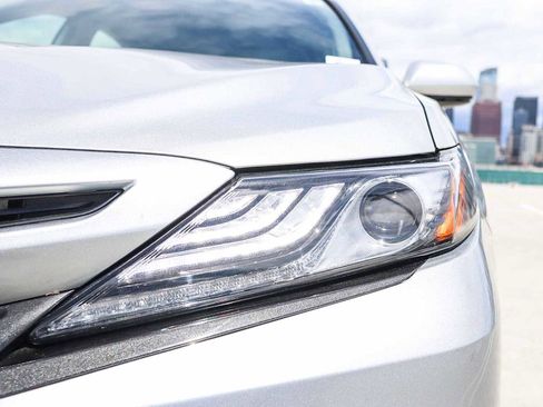 Used 2024 Toyota Camry XSE FWD image 7