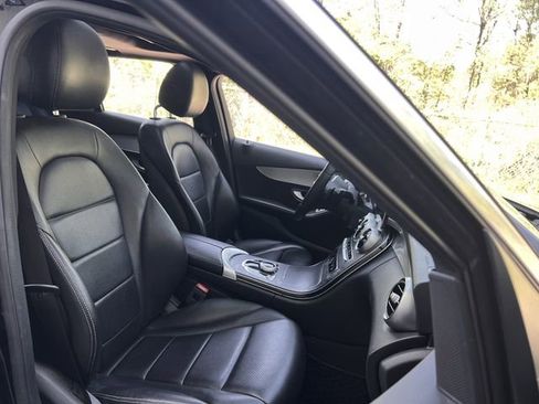 Used 2019 Mercedes-Benz C 300 Sedan image 31