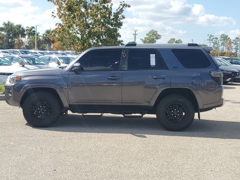 Used 2022 Toyota 4Runner SR5 image 7