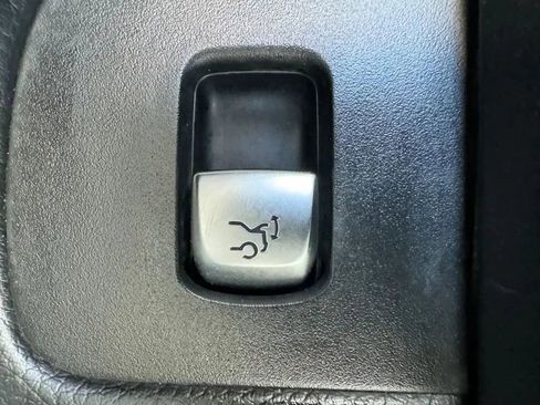 Used 2019 Mercedes-Benz E 300 w/ Premium 1 Package image 45