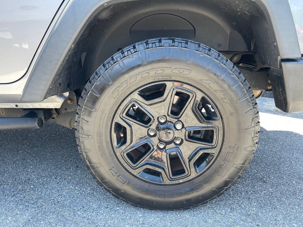 Used 2017 Jeep Wrangler Unlimited Sport AWD/4WD image 12