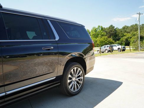 Used 2021 GMC Yukon XL Denali w/ Denali Premium Package AWD/4WD image 23