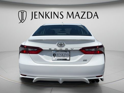 Used 2024 Toyota Camry SE FWD image 6