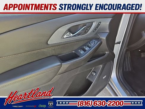 Used 2021 Chevrolet Traverse Premier AWD/4WD image 30