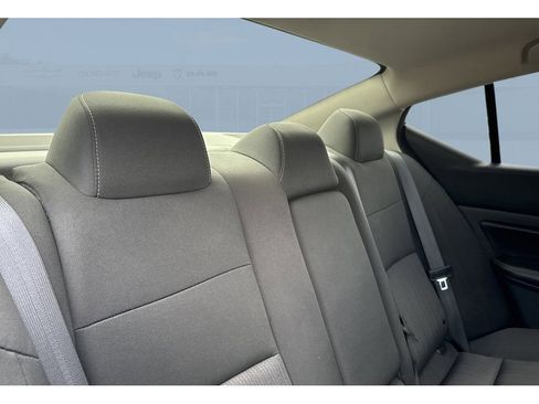 Used 2023 Nissan Altima 2.5 SV FWD image 18