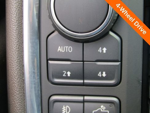 Used 2023 Chevrolet Silverado 2500 LT AWD/4WD image 7